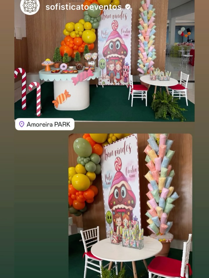 Registro de festa com uma árvore alta formada por algodões-doces coloridos
